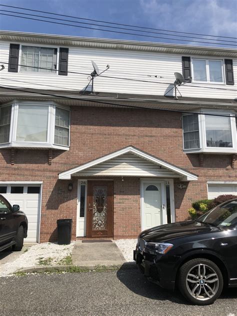 1304 Rockland Ave Apt 1E. . Apartment for rent in staten island